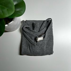 gray vcut tank top